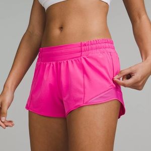 Great condition sonic pink hottie hot shorts size 10 2.5 inches, only worn once.